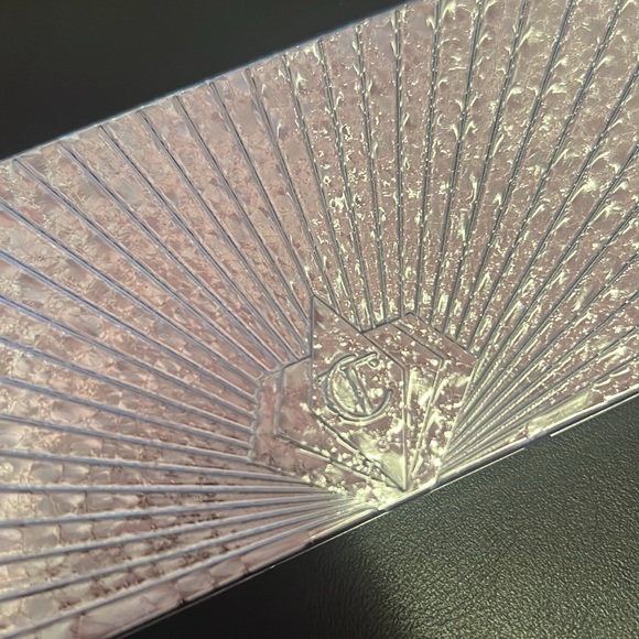 Charlotte Tilbury INSTANT EYE PALETTE
BEJEWELLED EYES TO HYPNOTISE - Picture 2 of 3